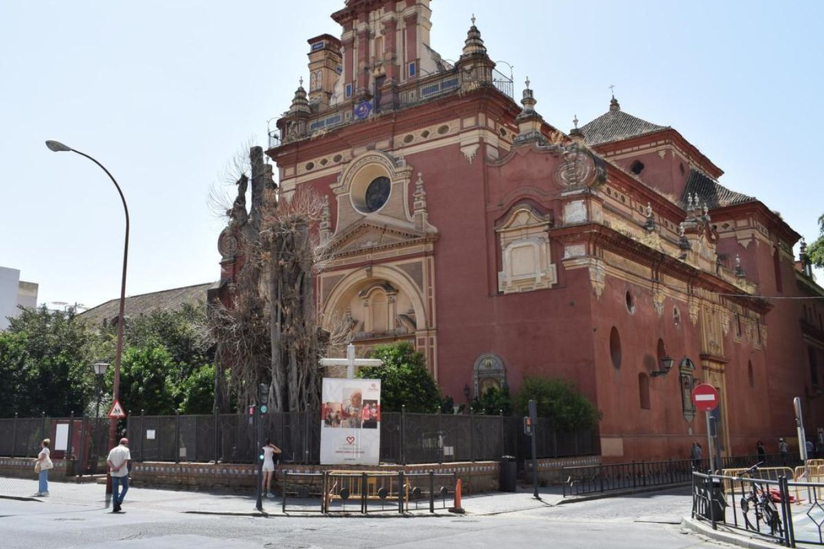 Iglesia de San Jacinto Tienda Triana