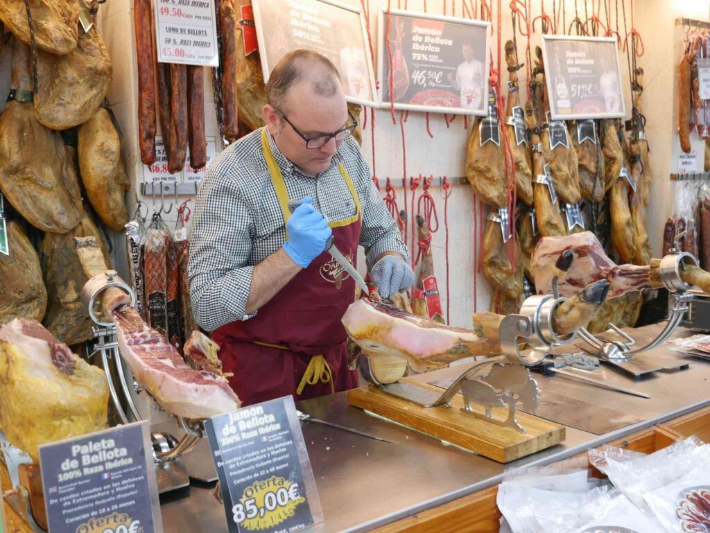 Jamón Ibérico: Todo lo que Debes Saber sobre el Tesoro Gastronómico de España 1 jamón ibérico